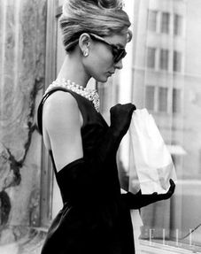 petite robe noire Audrey Hepburn